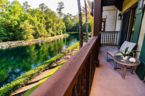 Amazing views of Lagoon and from private balcony